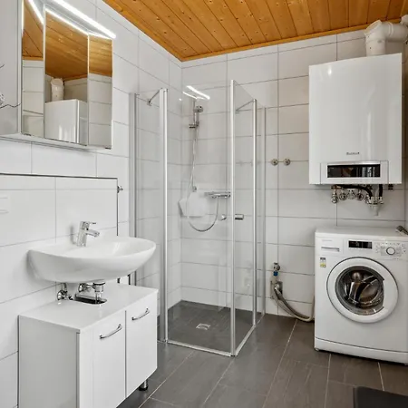 44 Hébergement de vacances *